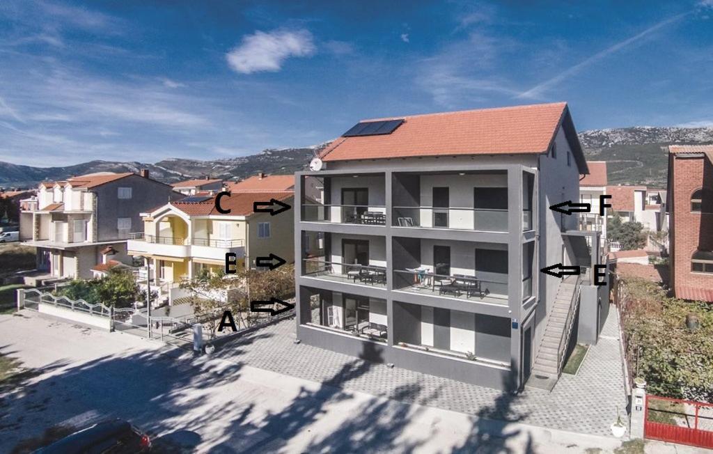 Apartmani u Kaštelima Kastela Bagian luar foto