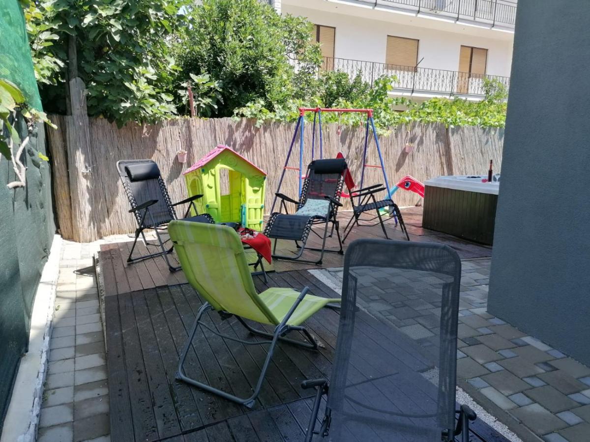 Apartmani u Kaštelima Kastela Bagian luar foto