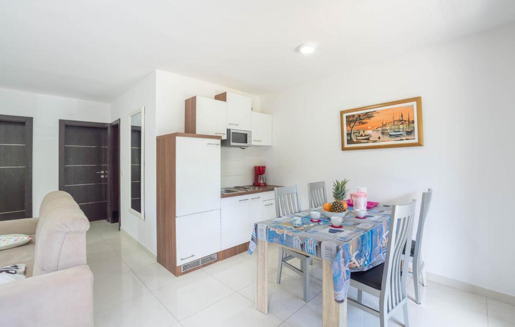 Apartmani u Kaštelima Kastela Bagian luar foto