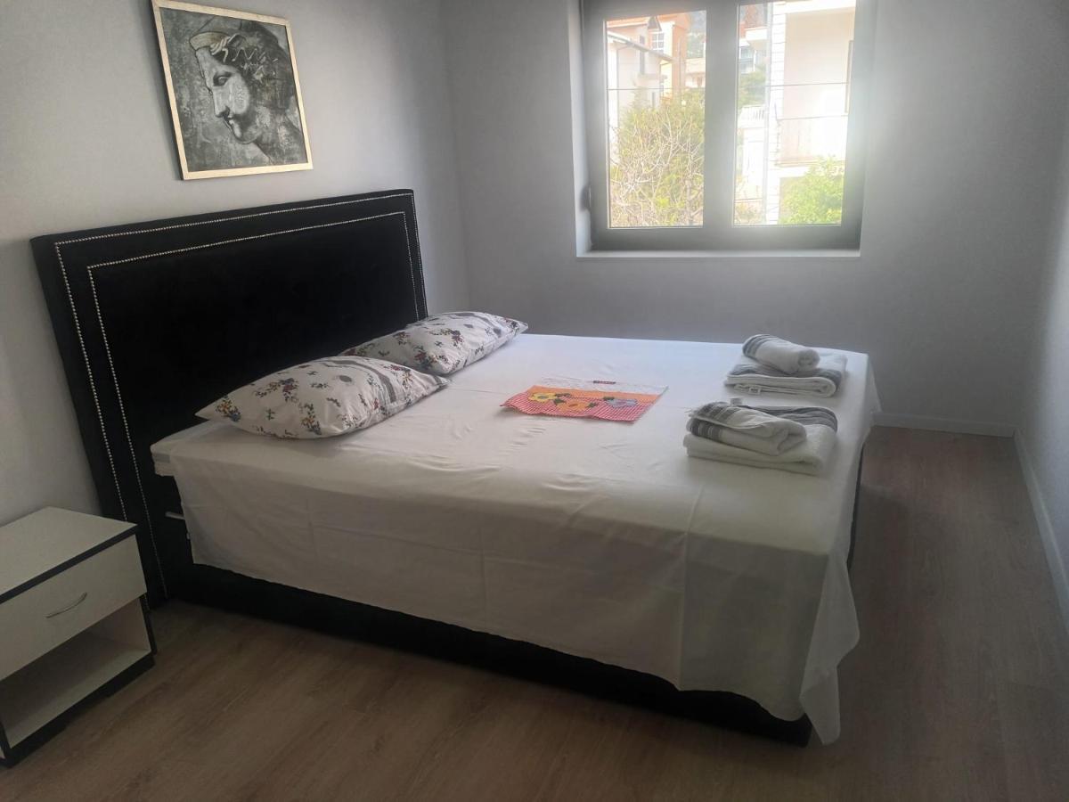 Apartmani u Kaštelima Kastela Bagian luar foto